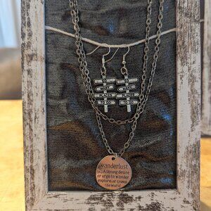 Earring and necklace travel set